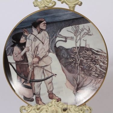 Arabia seinälautanen, Joukahaisen kosto, suunnittelija Akseli Gallen-Kallela, Joukahaisen kosto, serikuva