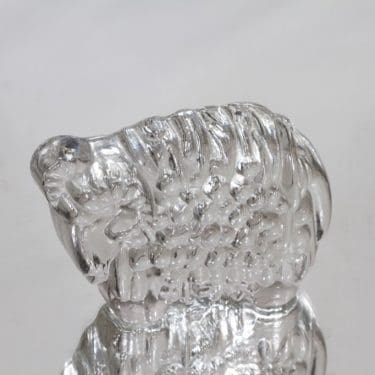 Humppila Villi kuningaskunta koriste-esine, Harald-pässi, suunnittelija Pertti Santalahti, Harald-pässi, pieni, massiivinen