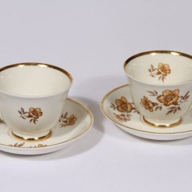 Arabia Myrna kahvikupit, 2 kpl, suunnittelija Olga Osol, serikuva, kukka-aihe