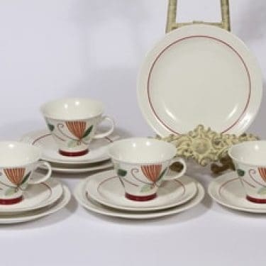 Arabia Harlekin Carneval kahvikupit ja lautaset, 4 kpl, suunnittelija Inkeri Leivo, serikuva