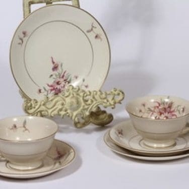 Arabia Maire kahvikupit ja leivoslautaset, 2 kpl, suunnittelija Svea Granlund, siirtokuva