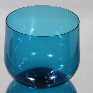 Riihimäen lasi Harlekiini salaattikulho, sininen, suunnittelija Nanny Still,