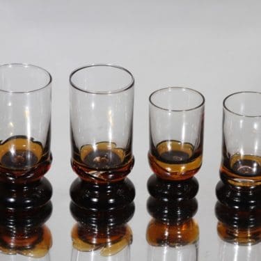 Humppila Kievari lasit, eri kokoja, 4 kpl, suunnittelija Matti Halme, eri kokoja, pieni