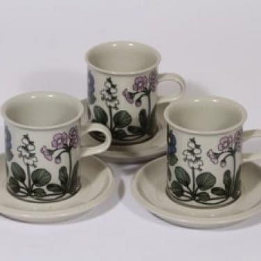 Arabia Flora kahvikupit, 3 kpl, suunnittelija Esteri Tomula, serikuva