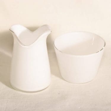 Riihimäen lasi Korvaton sokerikko ja kermakko, suunnittelija Nanny Still,