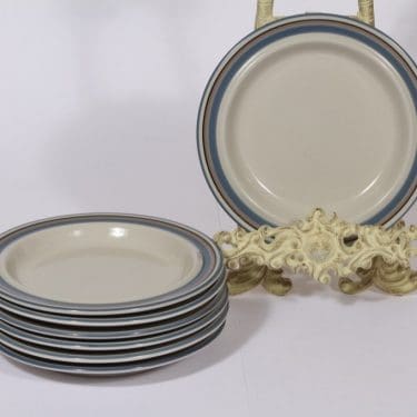 Arabia Uhtua lautaset, 7 kpl, suunnittelija Inkeri Leivo, pieni