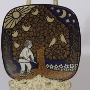 Arabia vuosilautanen, 1995, suunnittelija Raija Uosikkinen, 1995, Kalevala-aihe, 1995