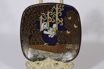 Arabia vuosilautanen, 1993, suunnittelija Raija Uosikkinen, 1993, Kalevala-aihe, 1993