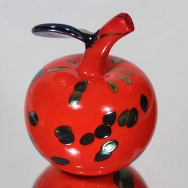 Nuutajärvi Omena taide-esine, punainen|lysteri, suunnittelija Oiva Toikka,