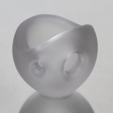 Iittala taide-esine, Hiidenkirnu, suunnittelija Timo Sarpaneva, Hiidenkirnu, signeerattu, Hiidenkirnu, happohimmennetty