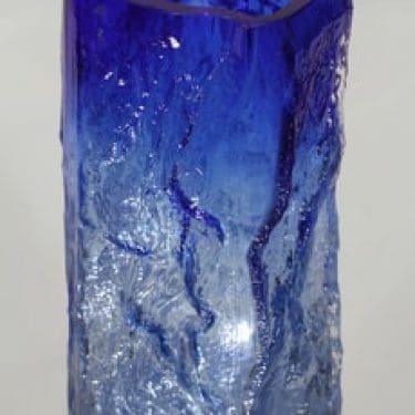 Kumela Kallio maljakko, signeerattu, suunnittelija Kaj Blomqvist, signeerattu, signeerattu