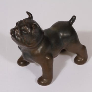 Arabia K 50 eläinfiguuri, Buldoggi, suunnittelija Lea von Mickwitz, Buldoggi, koira, Buldoggi