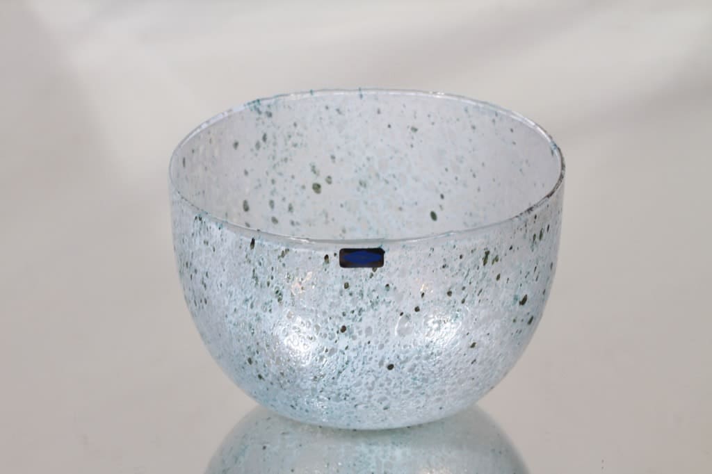 Nuutajärvi Tunturissa kulho, Rospuutto, suunnittelija Oiva Toikka, Rospuutto, signeerattu