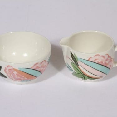 Arabia China tea sokerikko ja kermakko, suunnittelija Dorrit von Fieandt, serikuva, kukka-aihe