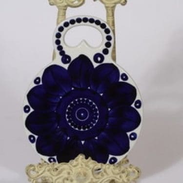 Arabia Valencia talouslevy, käsinmaalattu, suunnittelija Ulla Procope, käsinmaalattu, signeerattu