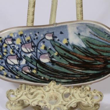 Arabia seinälaatta, Niitty, suunnittelija Heljä Liukko-Sundström, Niitty, pieni, serikuva