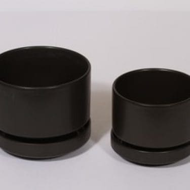 Arabia SN kukkaruukut, musta, 2 kpl, suunnittelija Richard Lindt,