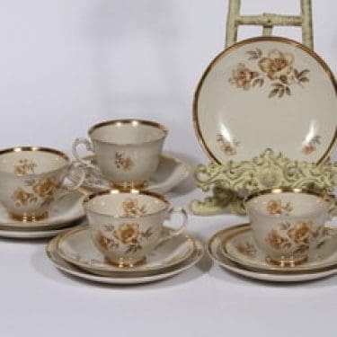 Arabia Myrna kahvikupit ja lautaset, 4 kpl, suunnittelija Olga Osol, siirtokuva