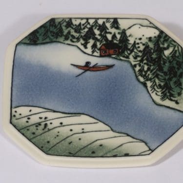 Arabia koristelaatta, kevät, suunnittelija Heljä Liukko-Sundström, kevät, pieni, sekatekniikka