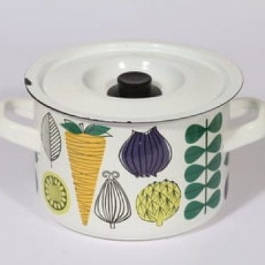 Finel Vegeta kattila, 2.5 l, suunnittelija Esteri Tomula, 2.5 l, serikuva, vihannesaihe