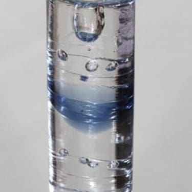 Iittala Arktia kynttilänjalka, kirkas|sininen, suunnittelija Timo Sarpaneva,