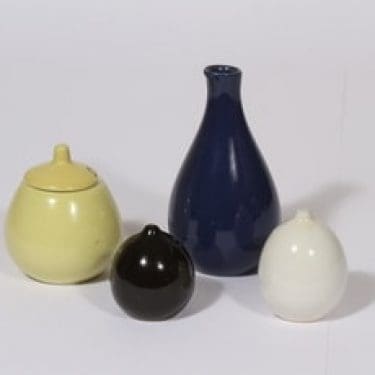 Arabia KA mausteikko, eri värejä, suunnittelija ,