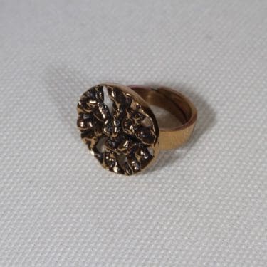 Turun hopea 5121 sormus, Auringonkehrä, suunnittelija Pentti Sarpaneva, Auringonkehrä