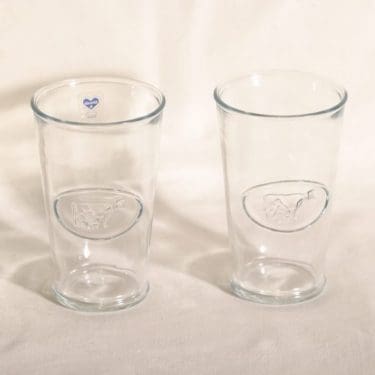 Riihimäen lasi maitolasit, kirkas, 2 kpl, suunnittelija Anders Färdig, lypsäjä-aihe