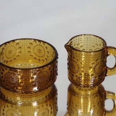 Riihimäen lasi Grapponia sokerikko ja kermakko, amber, suunnittelija Nanny Still,
