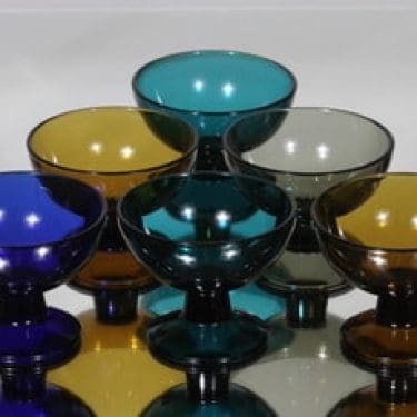 Nuutajärvi 5379 annoskulhot, eri värejä, 6 kpl, suunnittelija Saara Hopea,