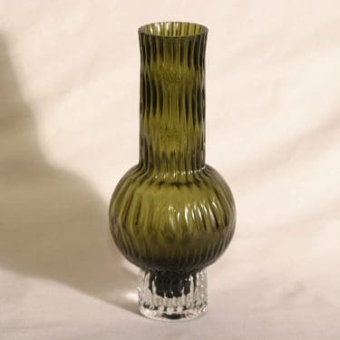 Riihimäen lasi 1429 maljakko, vihreä, suunnittelija Tamara Aladin,