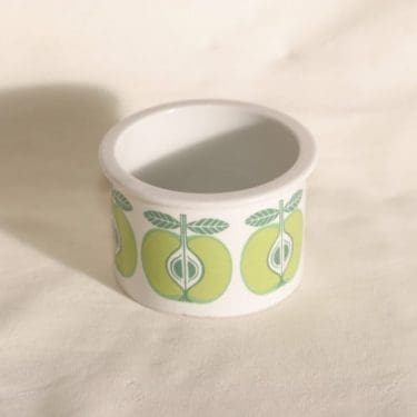 Arabia Pomona purnukka, omena, suunnittelija Raija Uosikkinen, omena