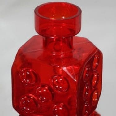 Riihimäen lasi Arpa on heitetty maljakko, punainen, suunnittelija Erkkitapio Siiroinen,