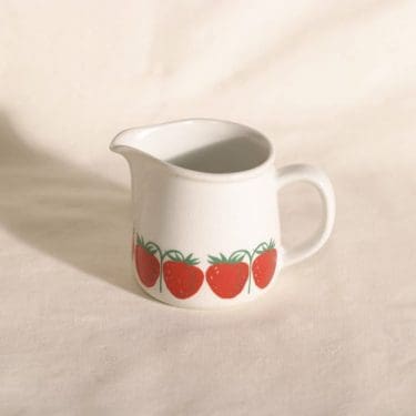 Arabia Pomona kermakko, mansikka, suunnittelija Raija Uosikkinen, mansikka