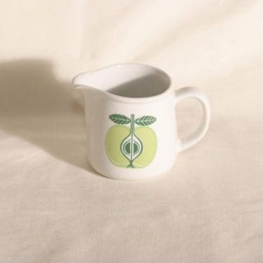 Arabia Pomona kermakko, omena, suunnittelija Raija Uosikkinen, omena