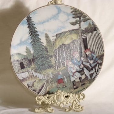 Arabia Art vuosilautanen, 1982, suunnittelija Andreas Alariesto, 1982