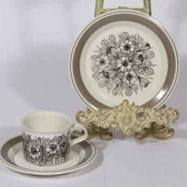 Arabia Krokus kahvikuppi ja lautanen, mustavalkoinen, suunnittelija Esteri Tomula,