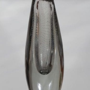 Nuutajärvi GN taide-esine, kirkas, suunnittelija Gunnel Nyman, massiivinen, piikkimuotti