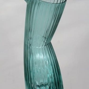 Iittala kaadin, vihreä, suunnittelija Kati Tuominen-Niittylä. Gluck!,