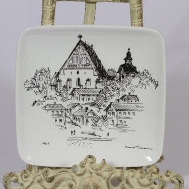 Arabia Partiolautanen koristelaatta, Porvoon tuomiokirkko, suunnittelija Henrik Tikkanen, Porvoon tuomiokirkko, pieni, serikuva