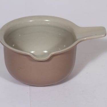 Arabia Koralli sauce pitcher, light red, designer Raija Uosikkinen