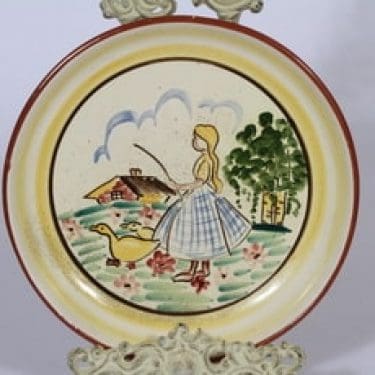 Kupittaan savi koristelautanen, käsinmaalattu, suunnittelija , käsinmaalattu, signeerattu