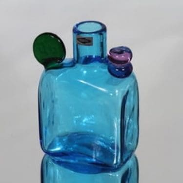 Nuutajärvi N 526 koristepullo, sininen, suunnittelija Oiva Toikka, pieni, signeerattu