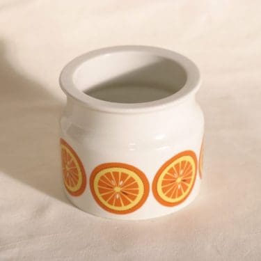 Arabia Pomona purnukka, appelsiini, suunnittelija Raija Uosikkinen, appelsiini