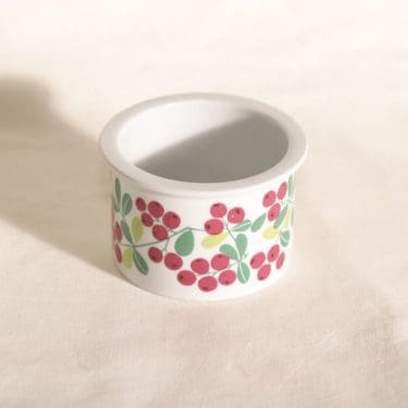 Arabia Pomona purnukka, puolukka, suunnittelija Raija Uosikkinen, puolukka