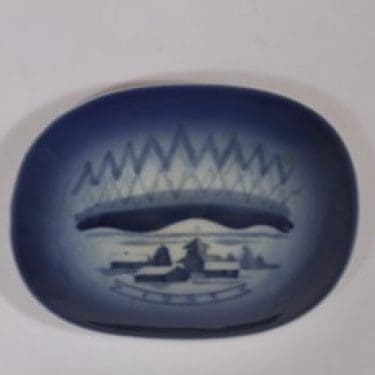 Arabia vuosilautanen, 1963, suunnittelija Svea Granlund, 1963, pieni, käsinmaalattu, jouluaihe