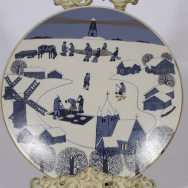 Arabia Joululautanen vuosilautanen, 1980, suunnittelija Raija Uosikkinen, 1980, serikuva