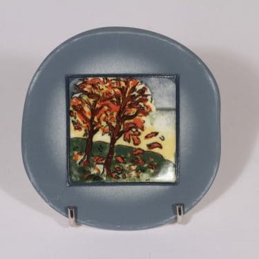 Arabia koristelaatta, Ruska, suunnittelija Heljä Liukko-Sundström, Ruska, pieni, serikuva