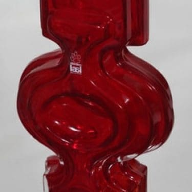 Riihimäen lasi Emma maljakko, rubiininpunainen, suunnittelija Helena Tynell,