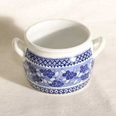 Arabia Puolukka voiruukku, suunnittelija ,